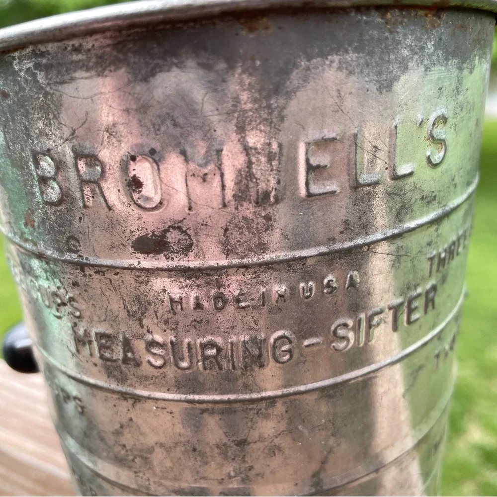 Vintage Bromwell's 3 Three Cup Flour Measuring Sifter Black Wood Handle USA